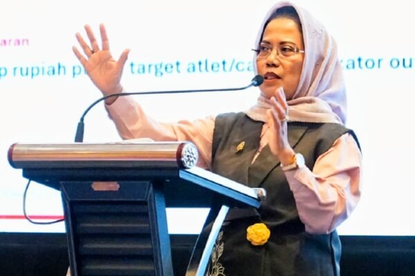Sri Untari Ucapkan Selamat dan Sukses atas Pelantikan Pakde Karwo sebagai Anggota Wantimpres