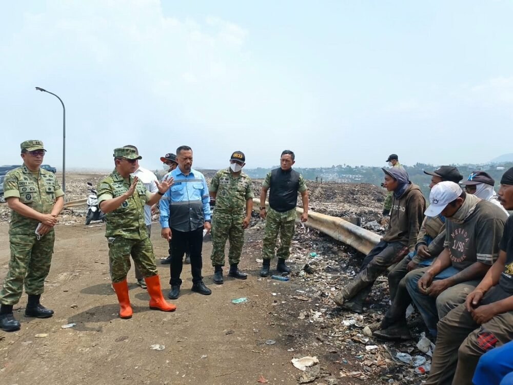 Danrem 083 dan Dandim 0833 Berikan Edukasi Ke Warga Supit Urang Demi Cegah Kebakaran Terulang