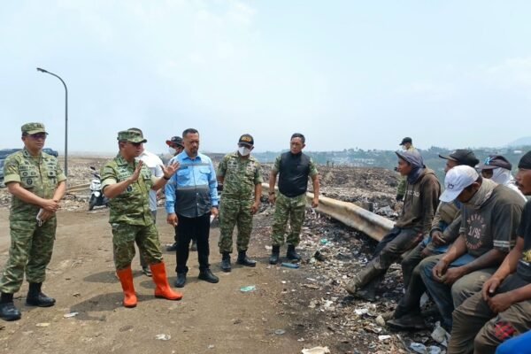 Danrem 083 dan Dandim 0833 Berikan Edukasi Ke Warga Supit Urang Demi Cegah Kebakaran Terulang