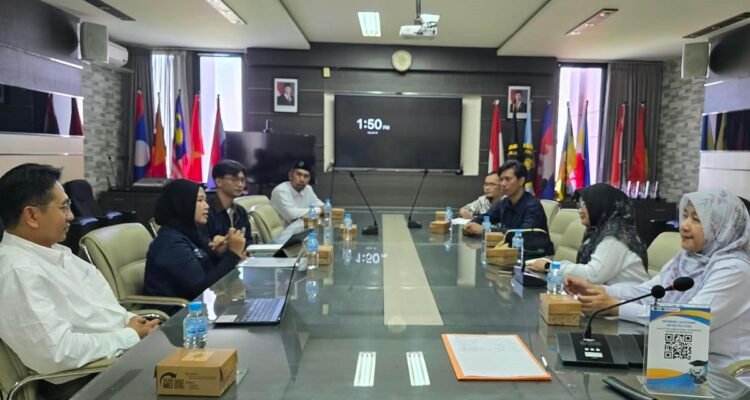 Tim SAINTEKPRENEUR FST UIN Malang Timba Ilmu Pengelolaan Bisnis Mahasiswa ke FTAB UB
