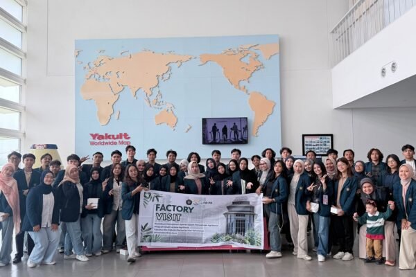 Mahasiswa Agribisnis FBiPK UB Perkuat Pembelajaran Berbasis Industri Lewat Factory Visit ke Yakult Mojokerto